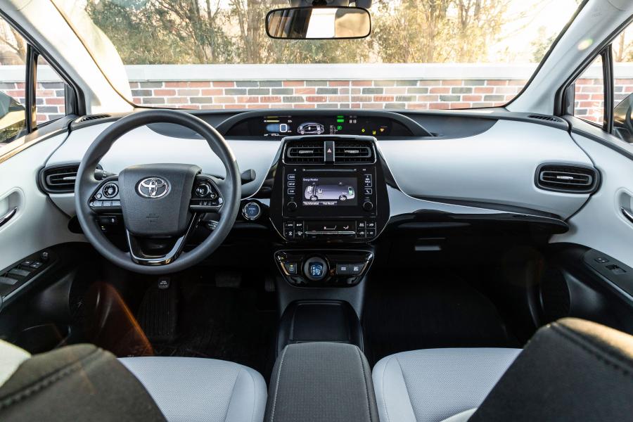 Торпедо Toyota Prius L Eco 2019 года  (NA) (фото 3 из 6)